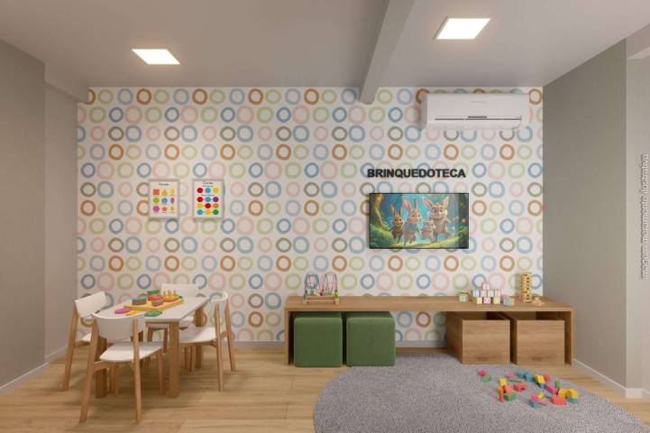 Brinquedoteca com brinquedos, mesas infantis e decoração lúdica