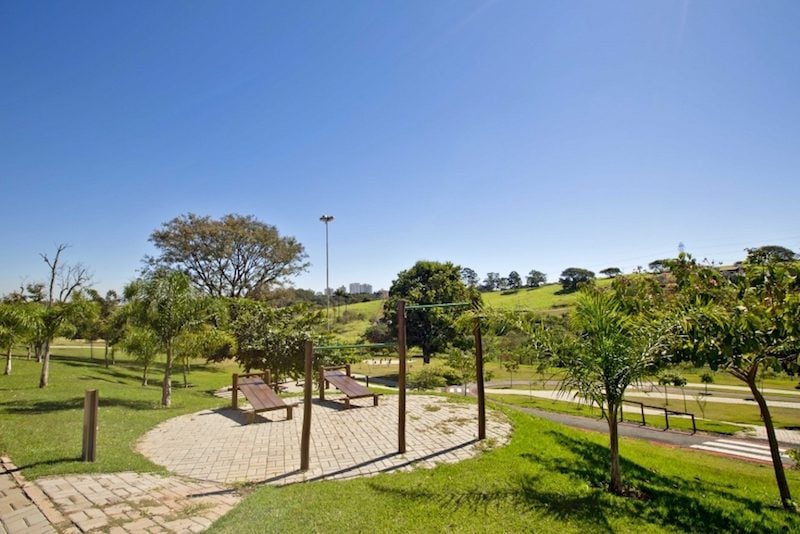 Foto da praça do bairro planejado Panamby Campinas