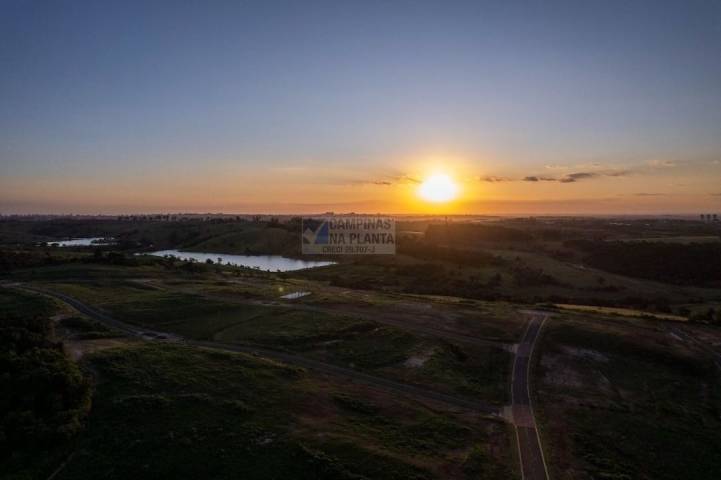 Pôr do sol no condomínio fechado de lotes Tiê Campinas