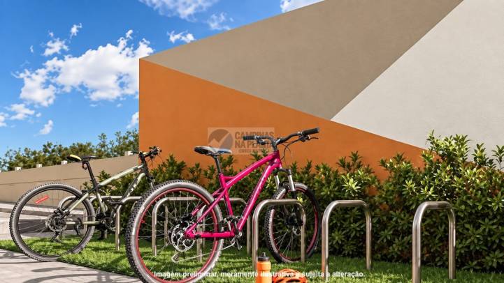 Bicicletário para moradores na área comum do condomínio