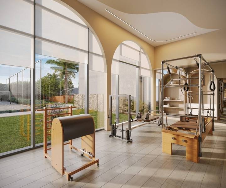 Sala de pilates do Avenida 105 com equipamentos e conforto.